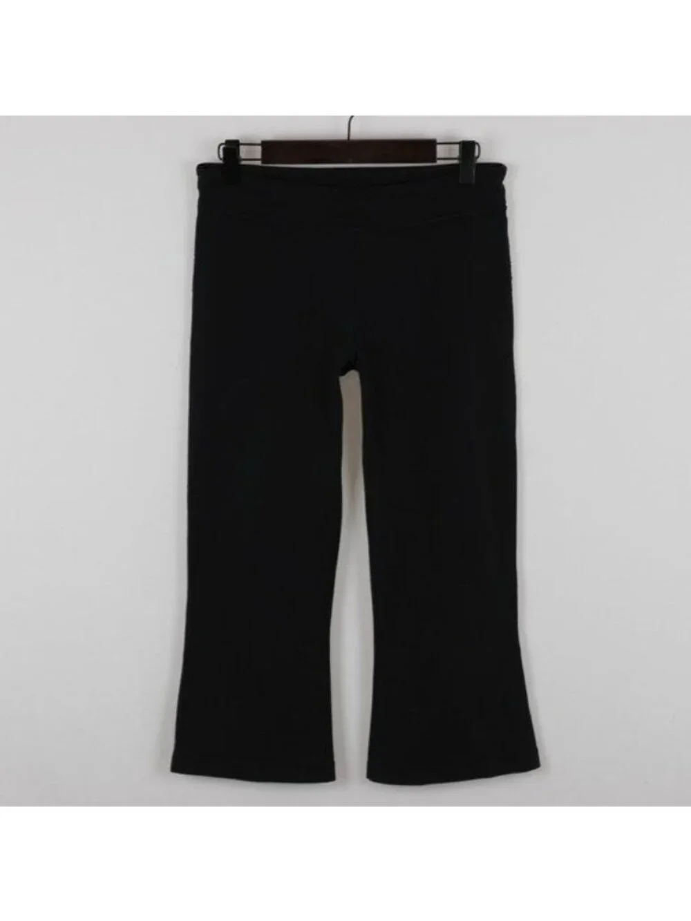 Lululemon Women's Size 6 Black Mid Rise Vented Flare Crop Activewear Leggings